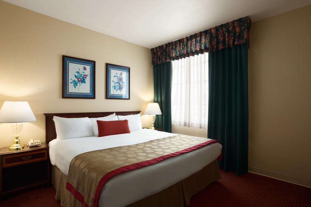 Ramada By Wyndham Ligonier Hotel Room photo