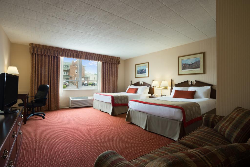 Ramada By Wyndham Ligonier Hotel Room photo